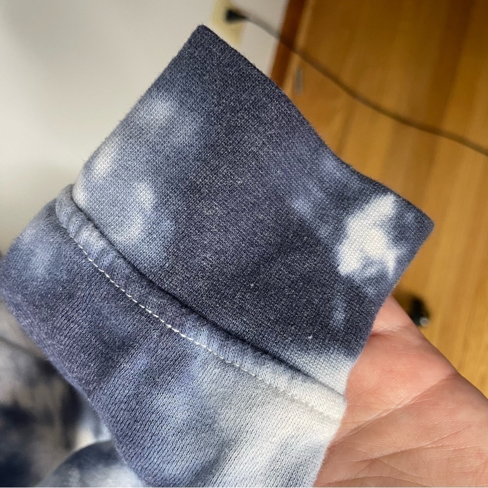 Vans Tie-Dyed Long Sleeve Sweatshirt- Blue and White- Small - Picture 4 of 7